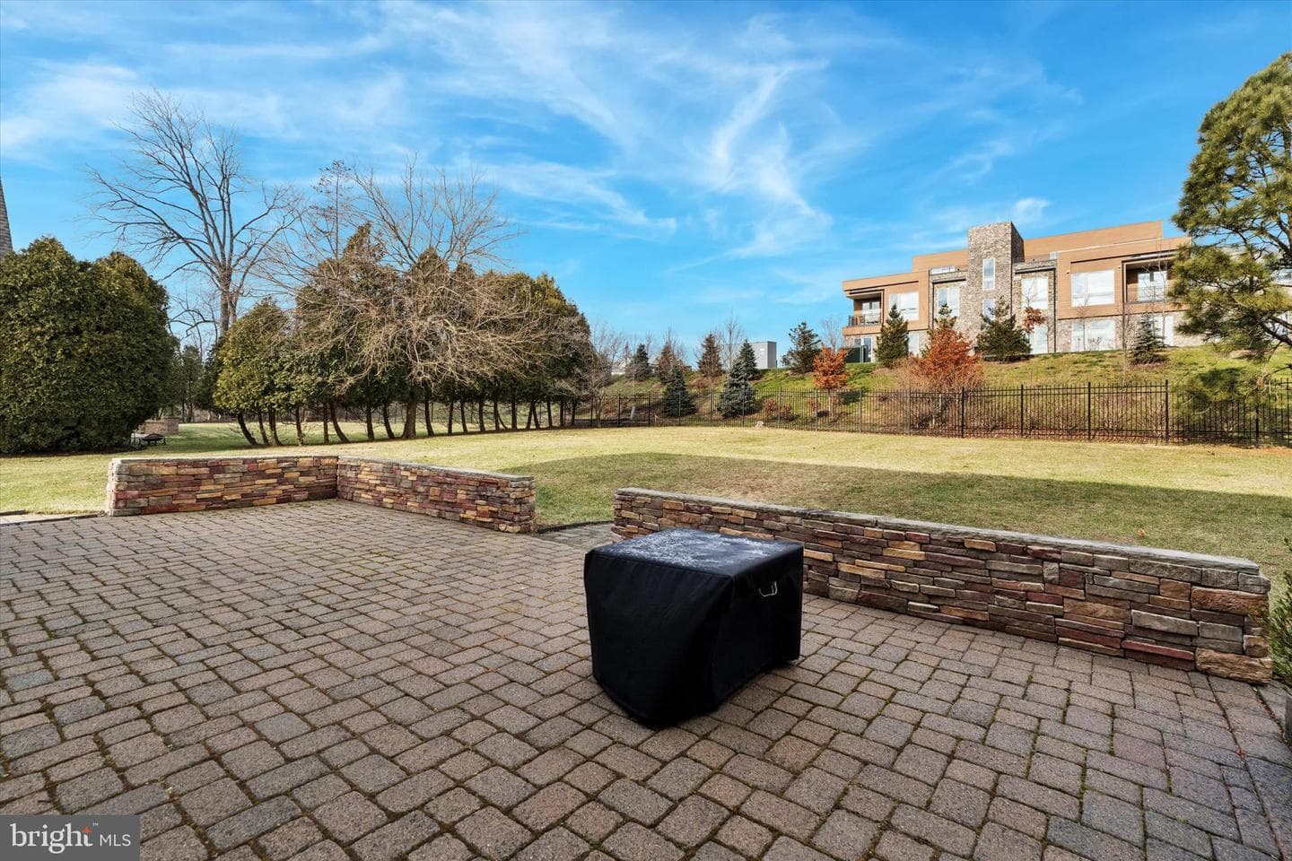 14 Villa Drive photo 41
