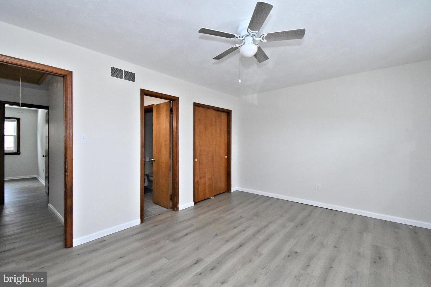 142 Roboda Boulevard photo 23