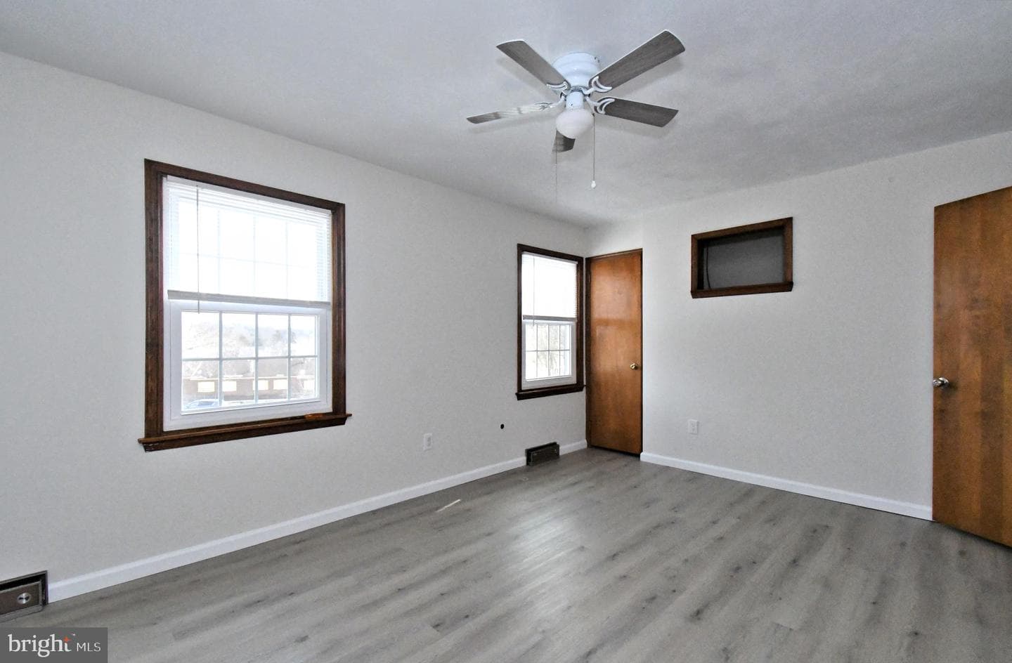 142 Roboda Boulevard photo 25