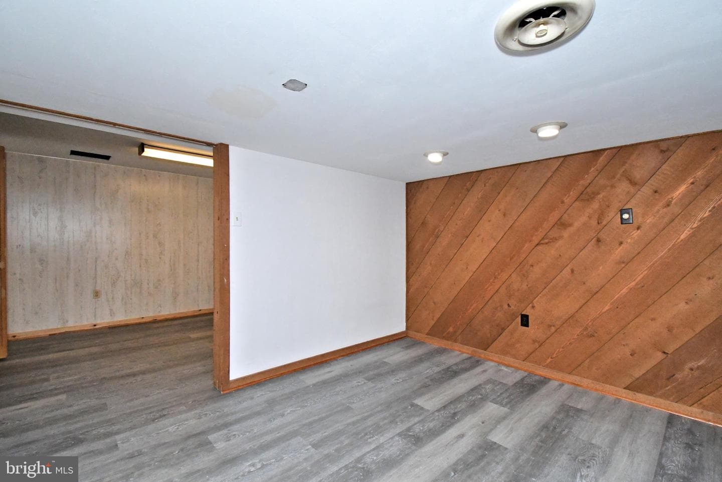 142 Roboda Boulevard photo 44