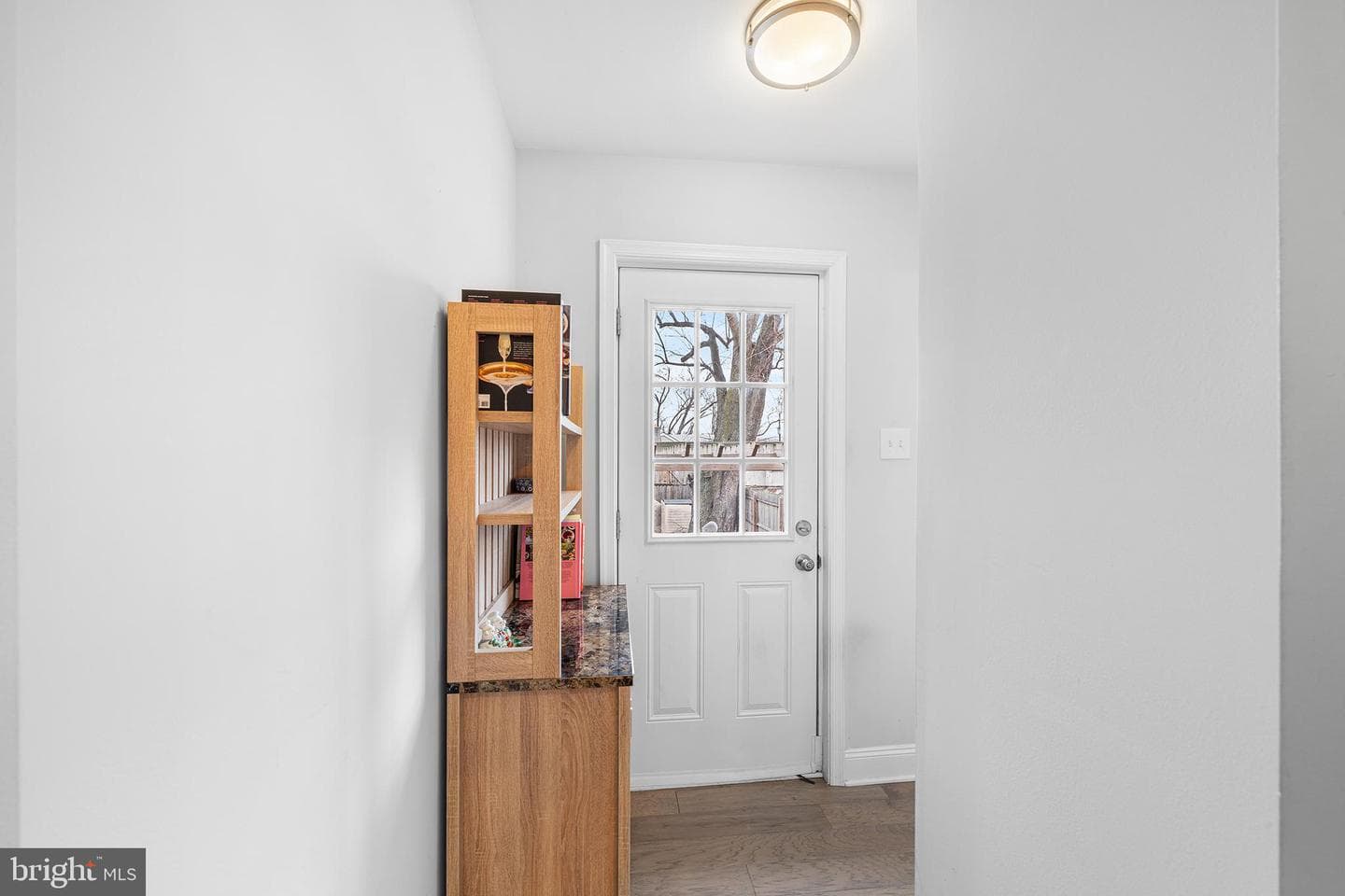 523 Old Elm Street photo 10