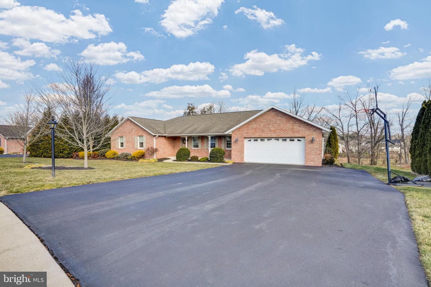 2422 Magnolia Drive photo 1