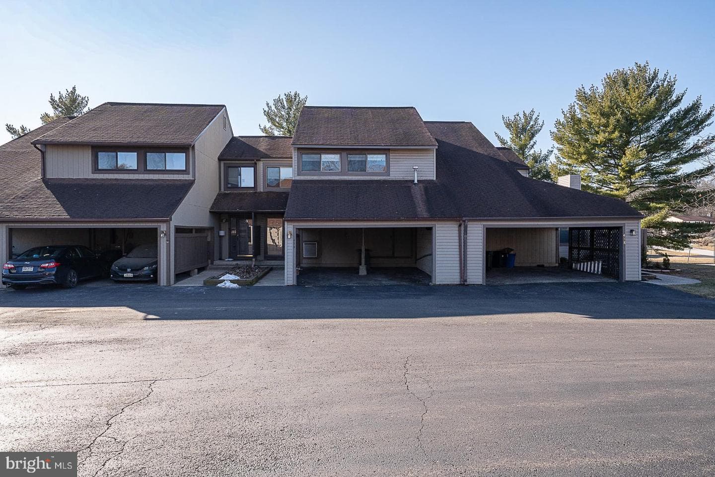 439 Bridge Street photo 1