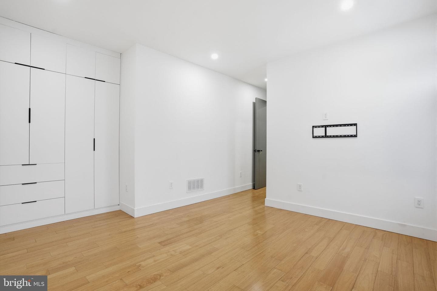1047 Welsh Road photo 60