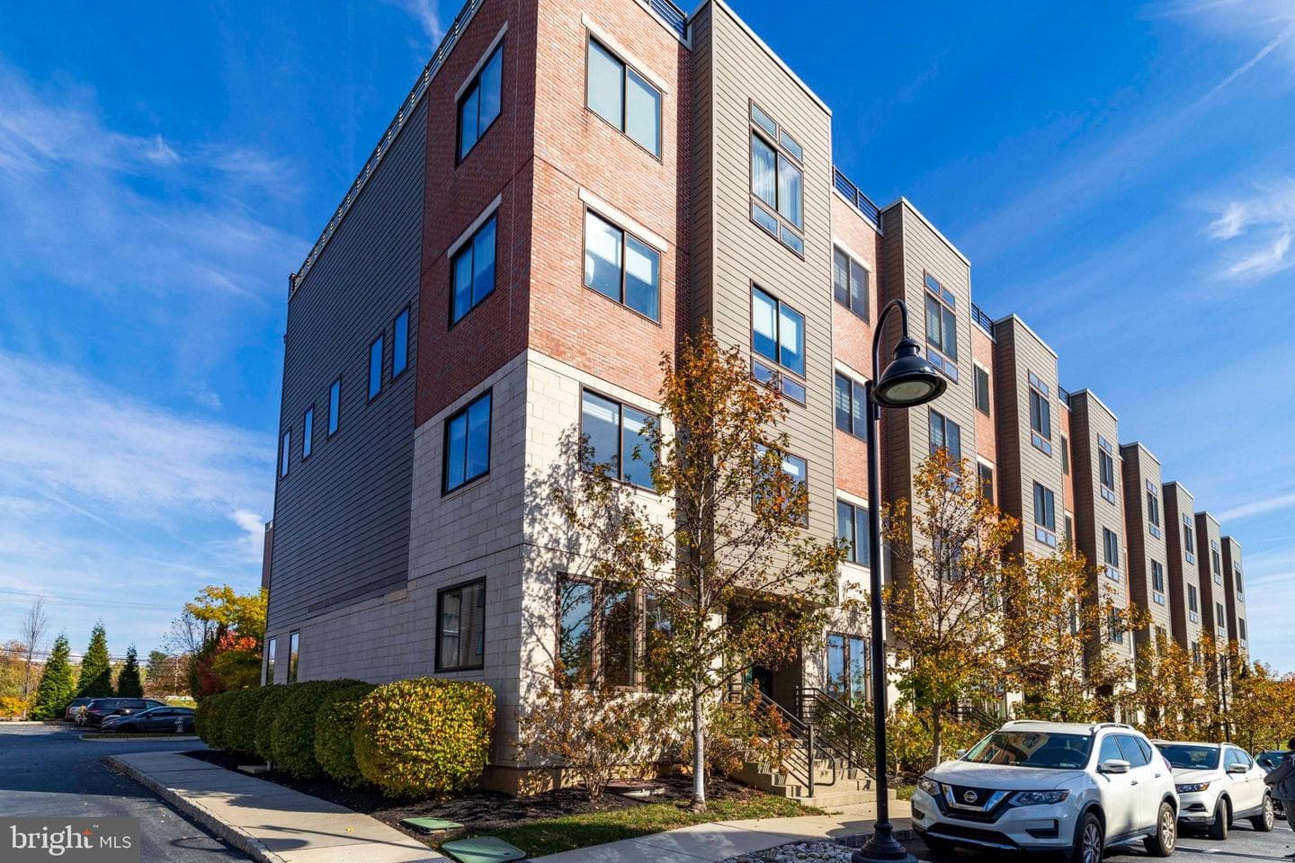 401 Lakeview Court