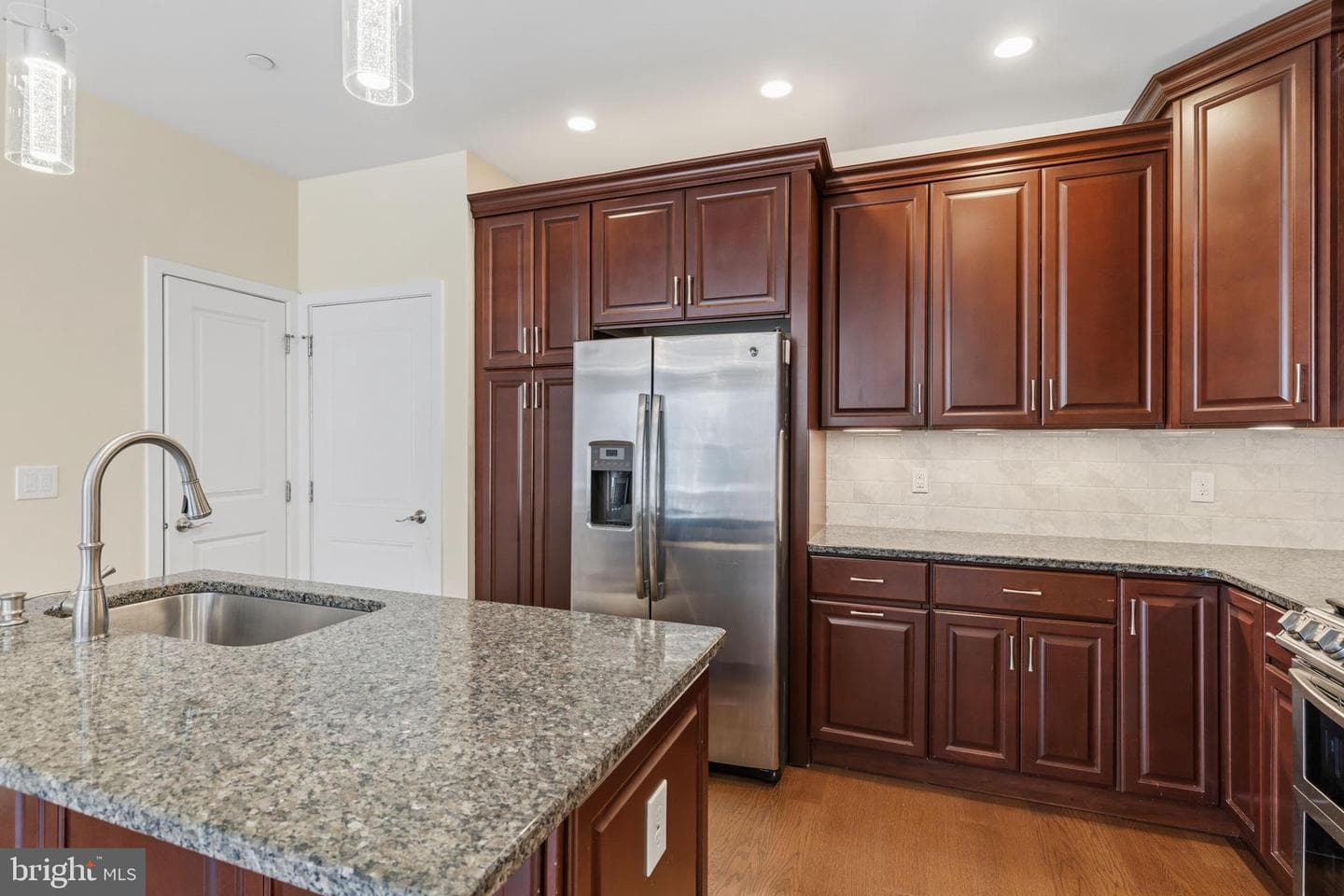 401 Lakeview Court photo 11
