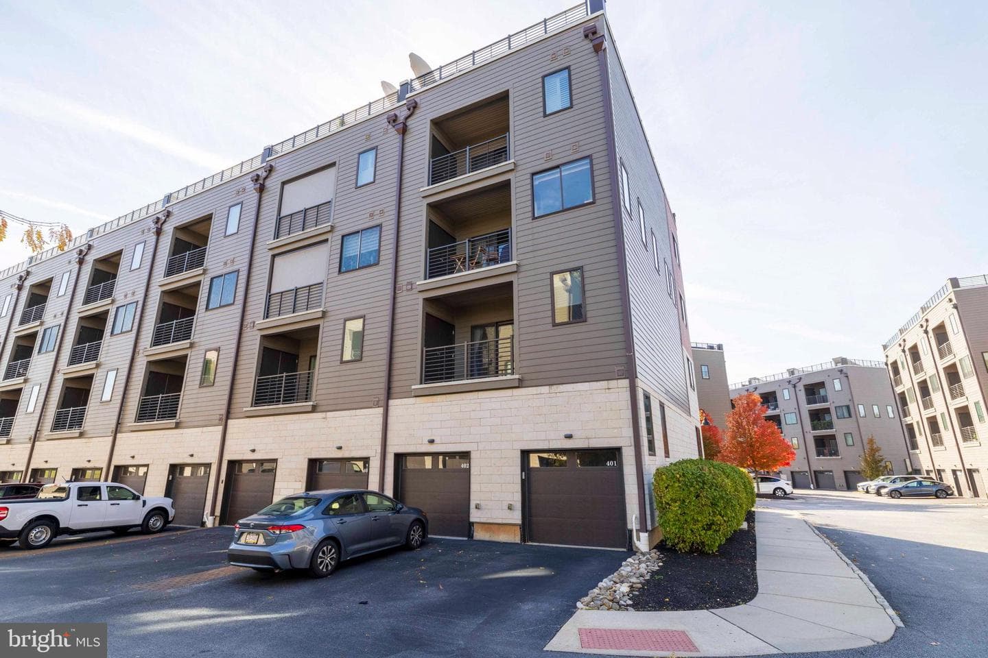 401 Lakeview Court photo 14
