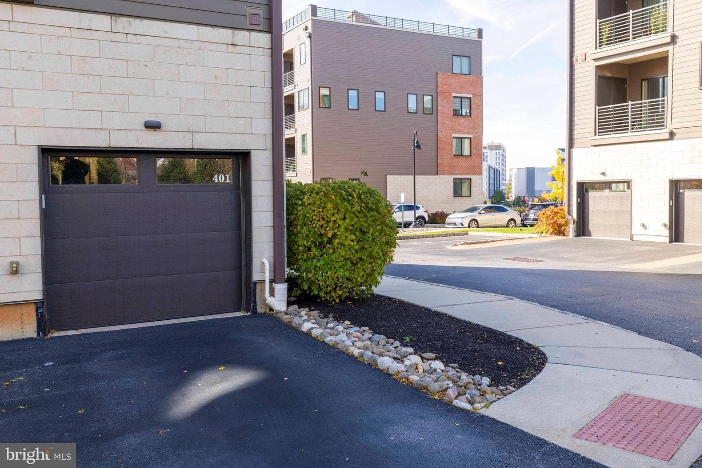 401 Lakeview Court photo 15