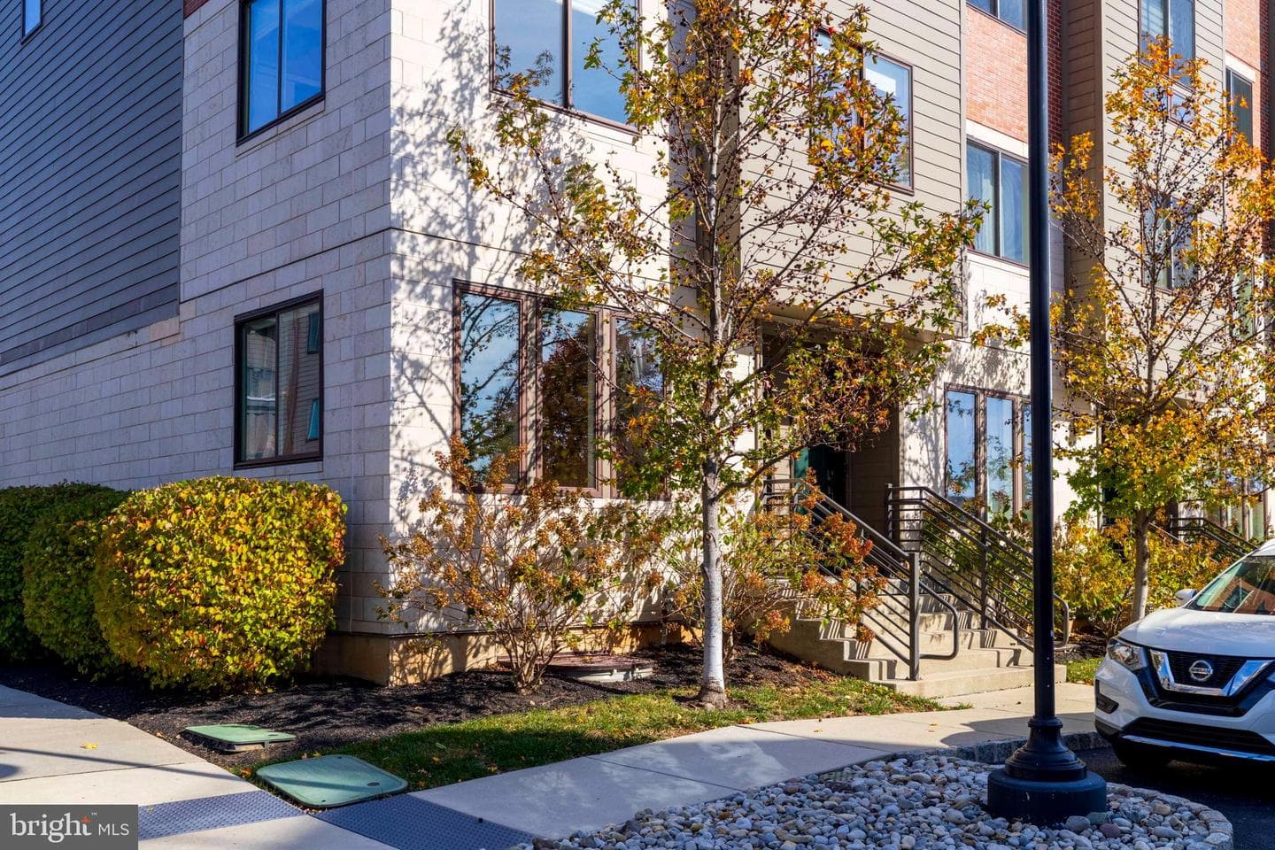 401 Lakeview Court photo 2