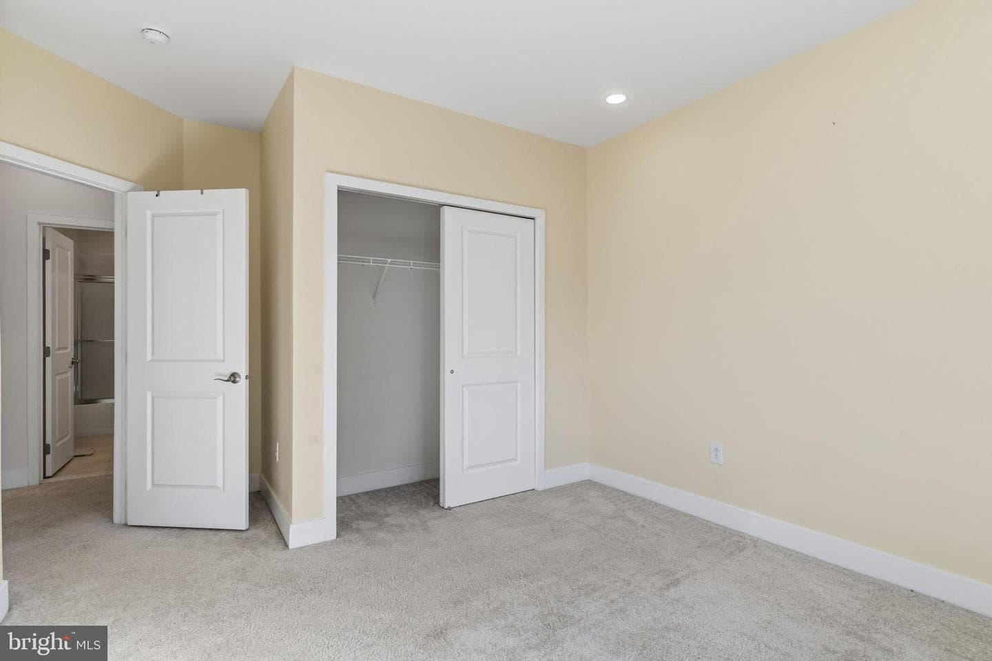 401 Lakeview Court photo 28