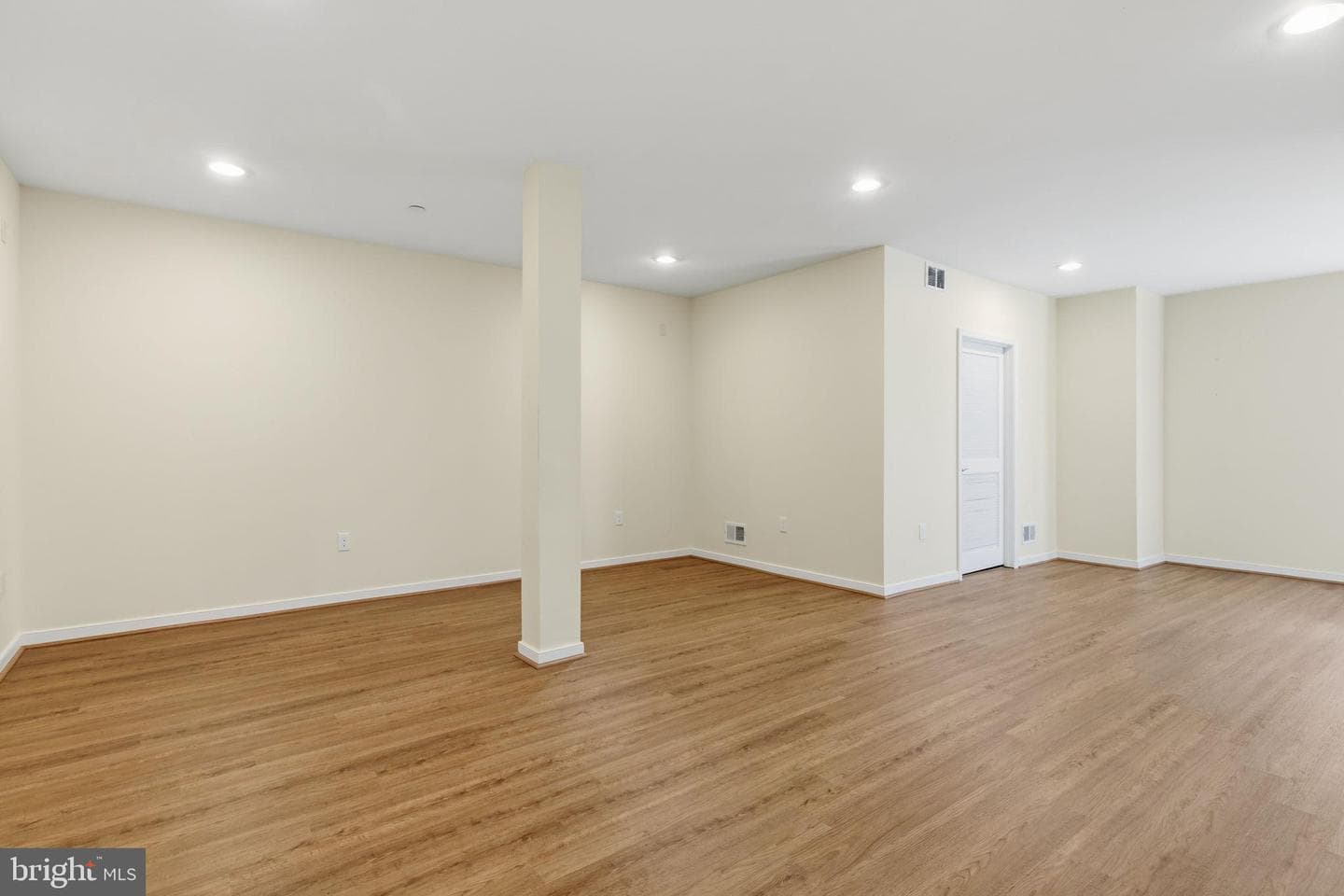 401 Lakeview Court photo 31