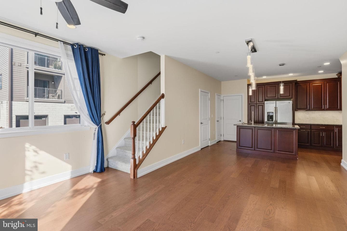 401 Lakeview Court photo 5