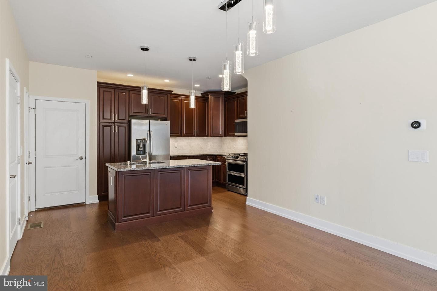 401 Lakeview Court photo 7