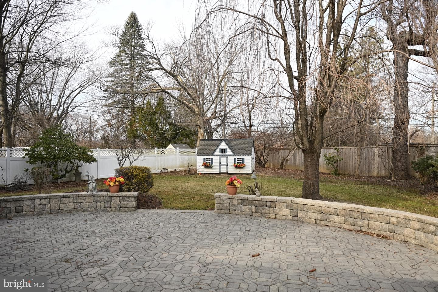 1009 Cromwell Road photo 36