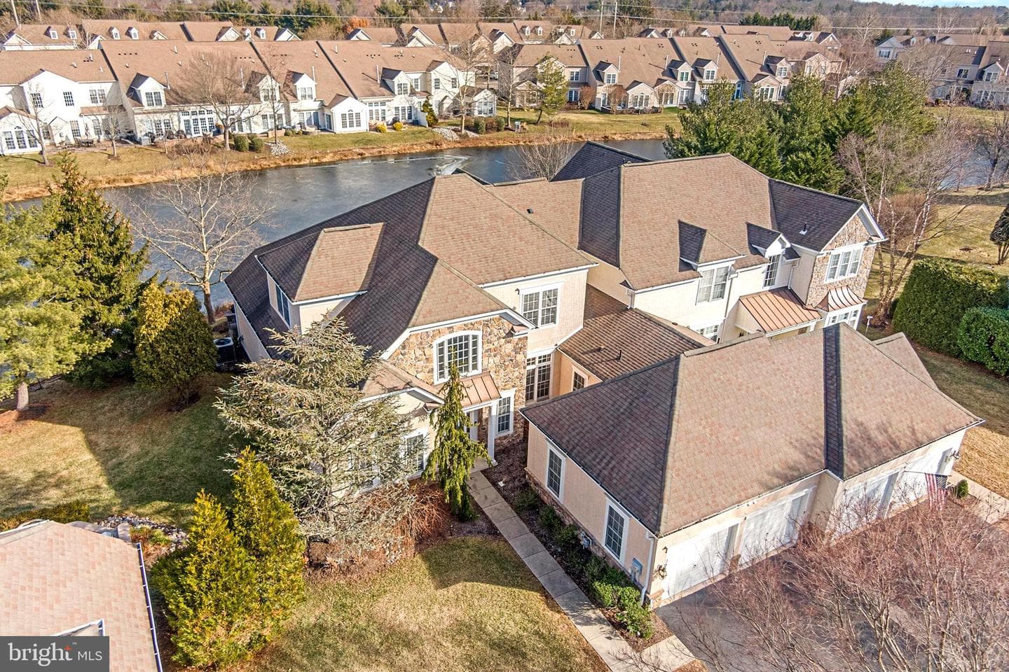 251 Goldenrod Drive photo 1