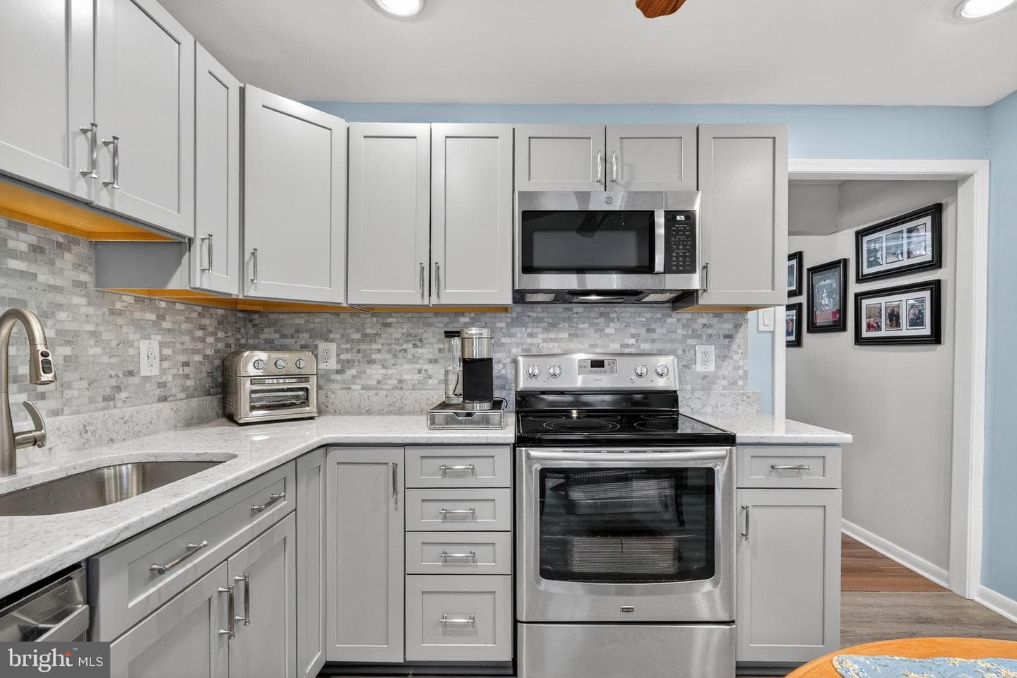 220 Liberty photo 14