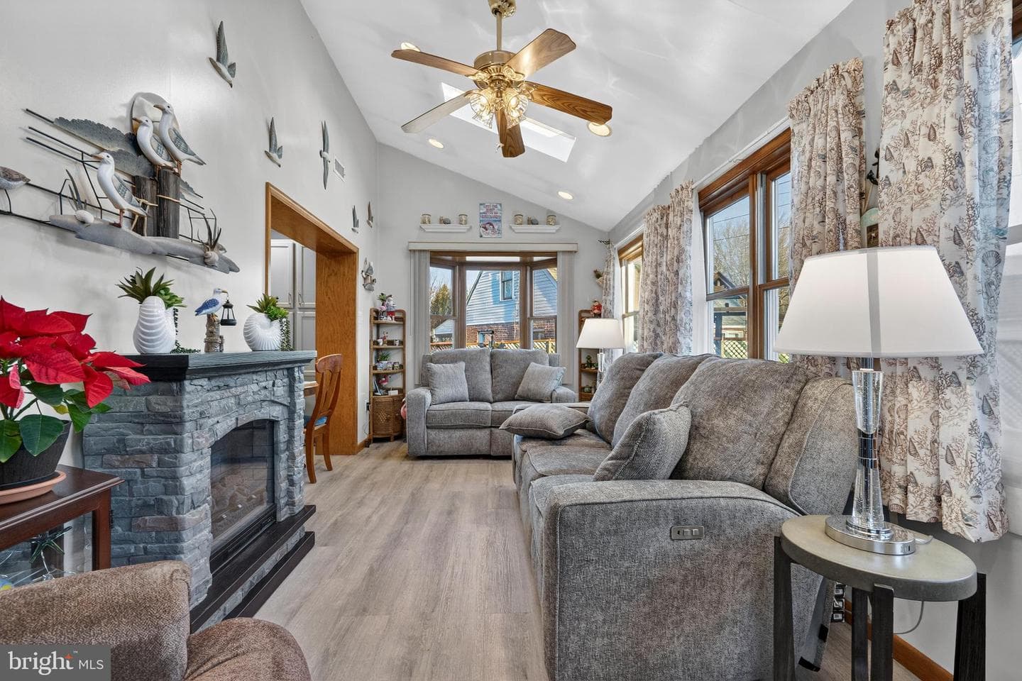 220 Liberty photo 16