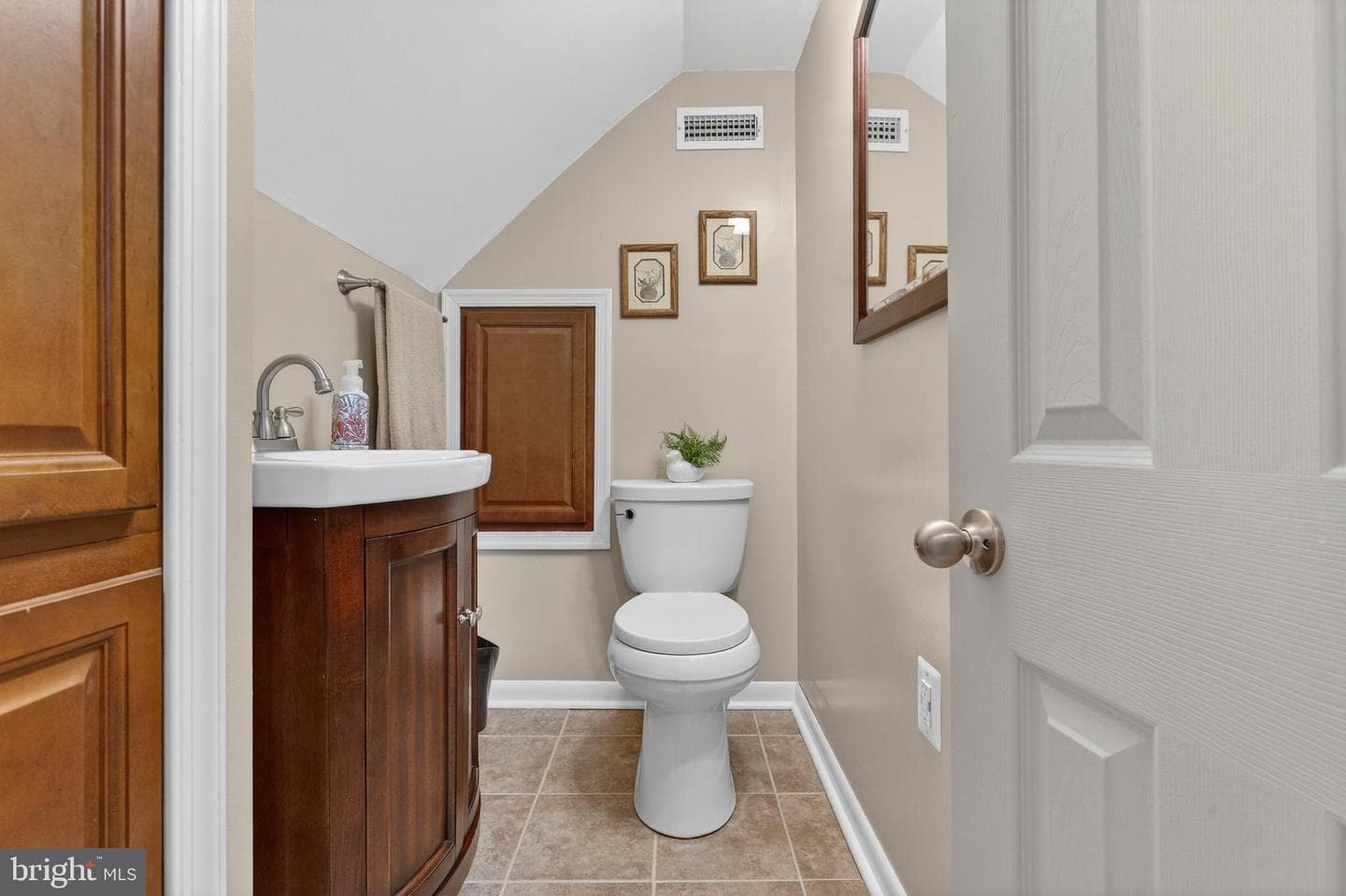 220 Liberty photo 34