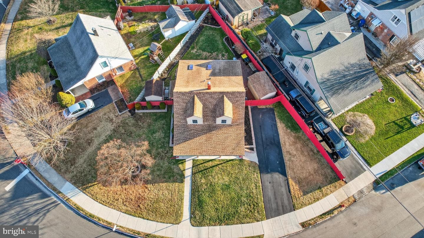220 Liberty photo 43