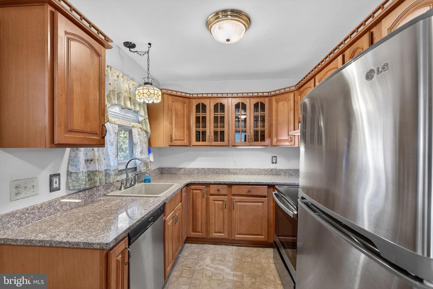 821 N Hanover Street photo 16