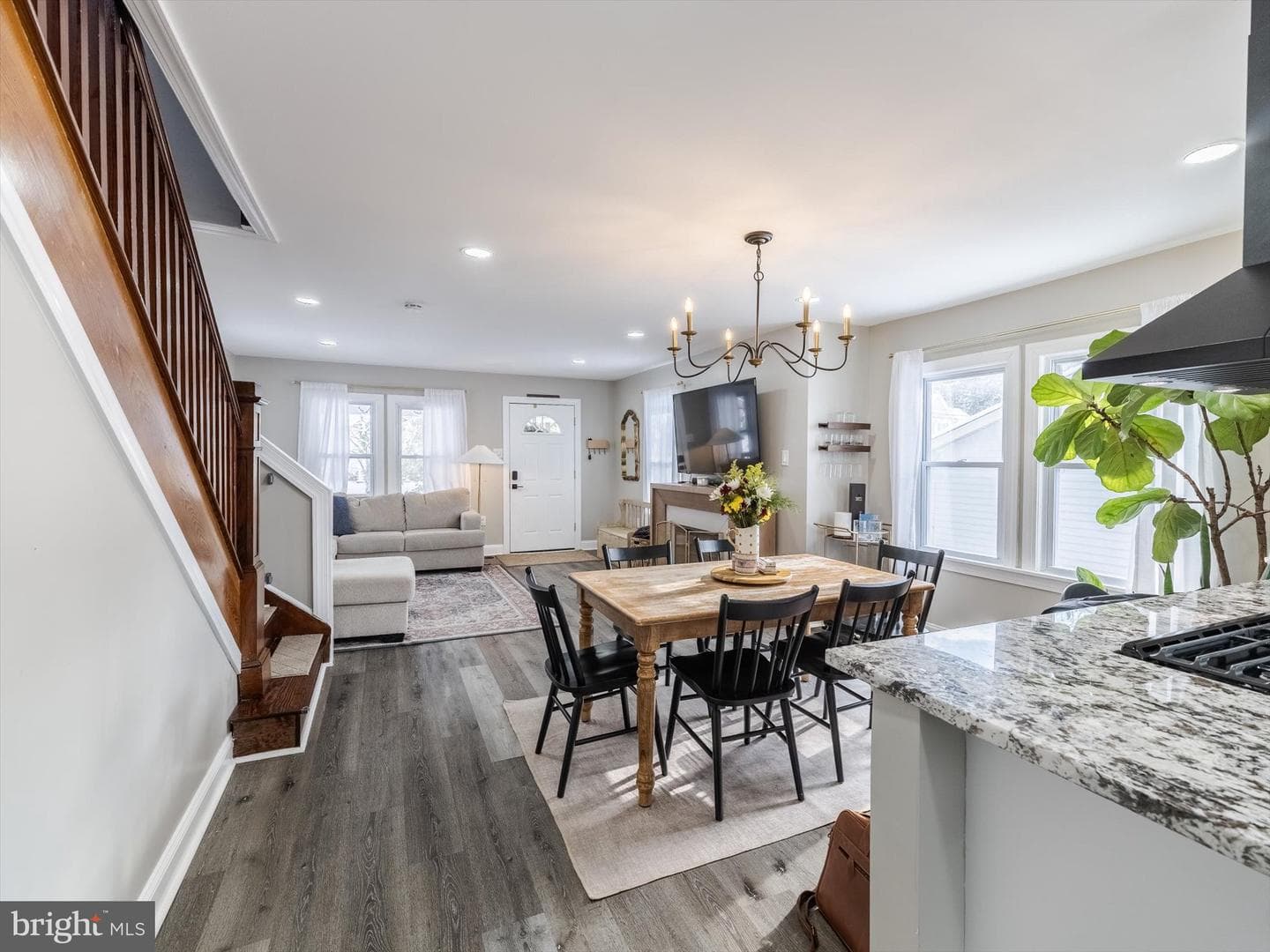2248 W Walnut Street photo 12