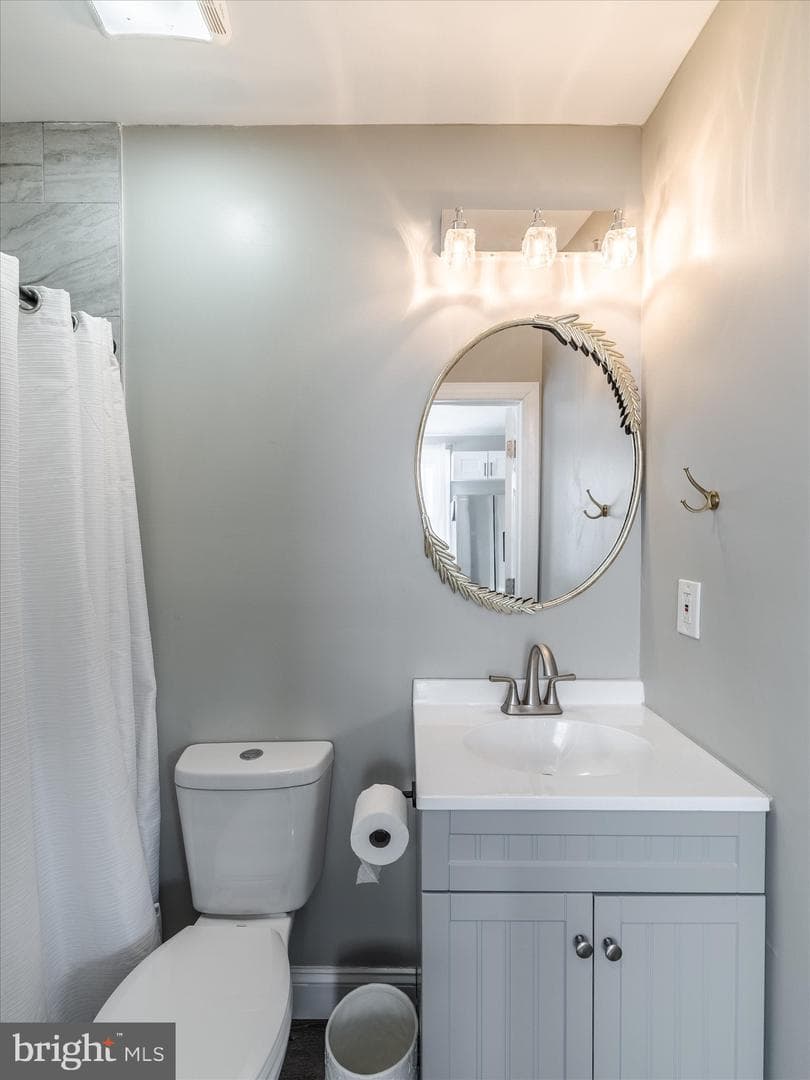 2248 W Walnut Street photo 15