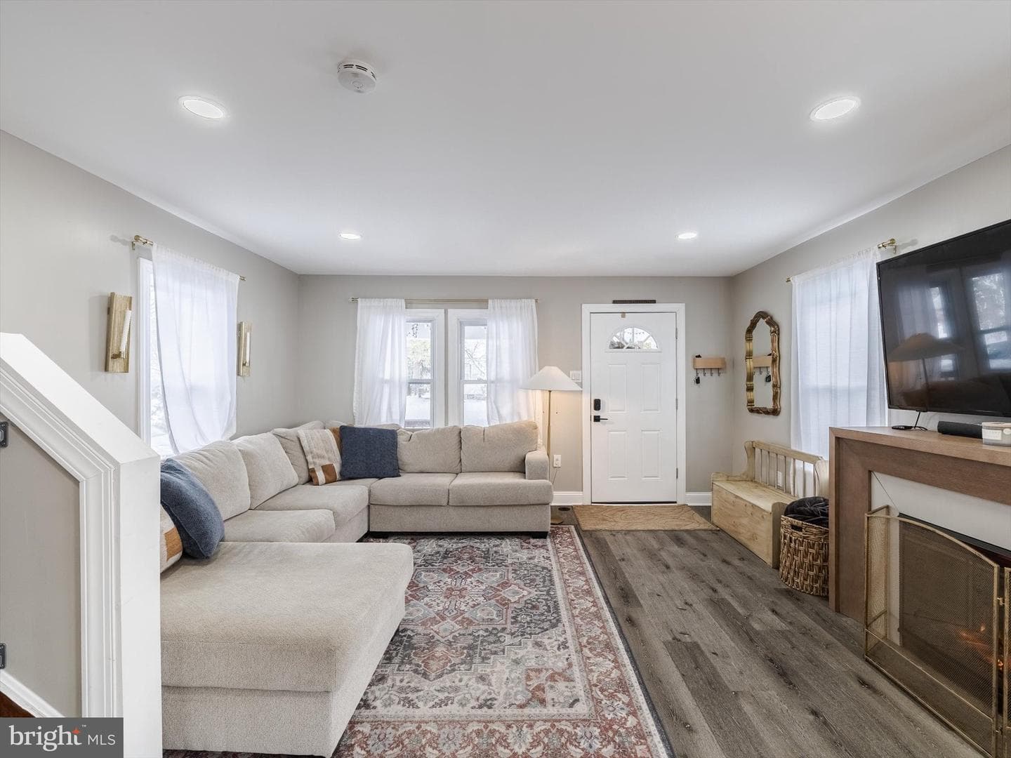 2248 W Walnut Street photo 17