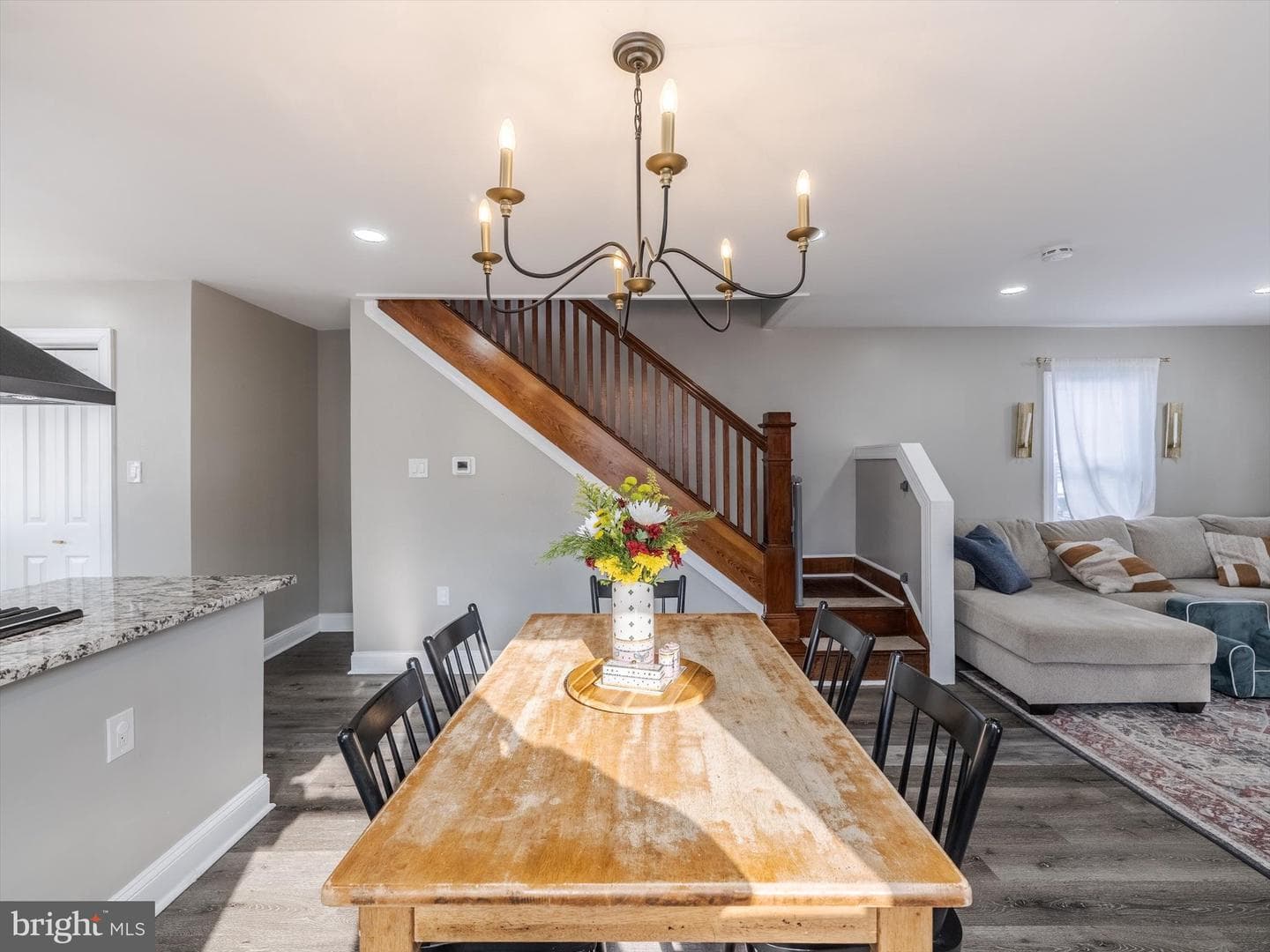 2248 W Walnut Street photo 8