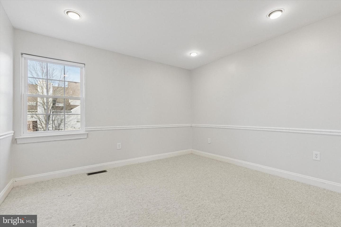 102 Steeplechase Drive photo 10