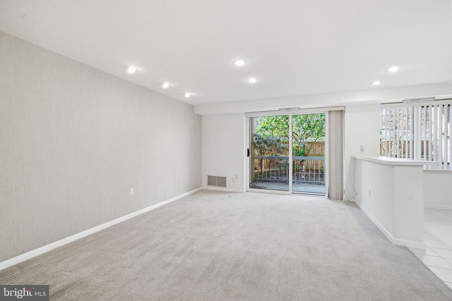 1637 Oakwood Drive #s115 photo 7