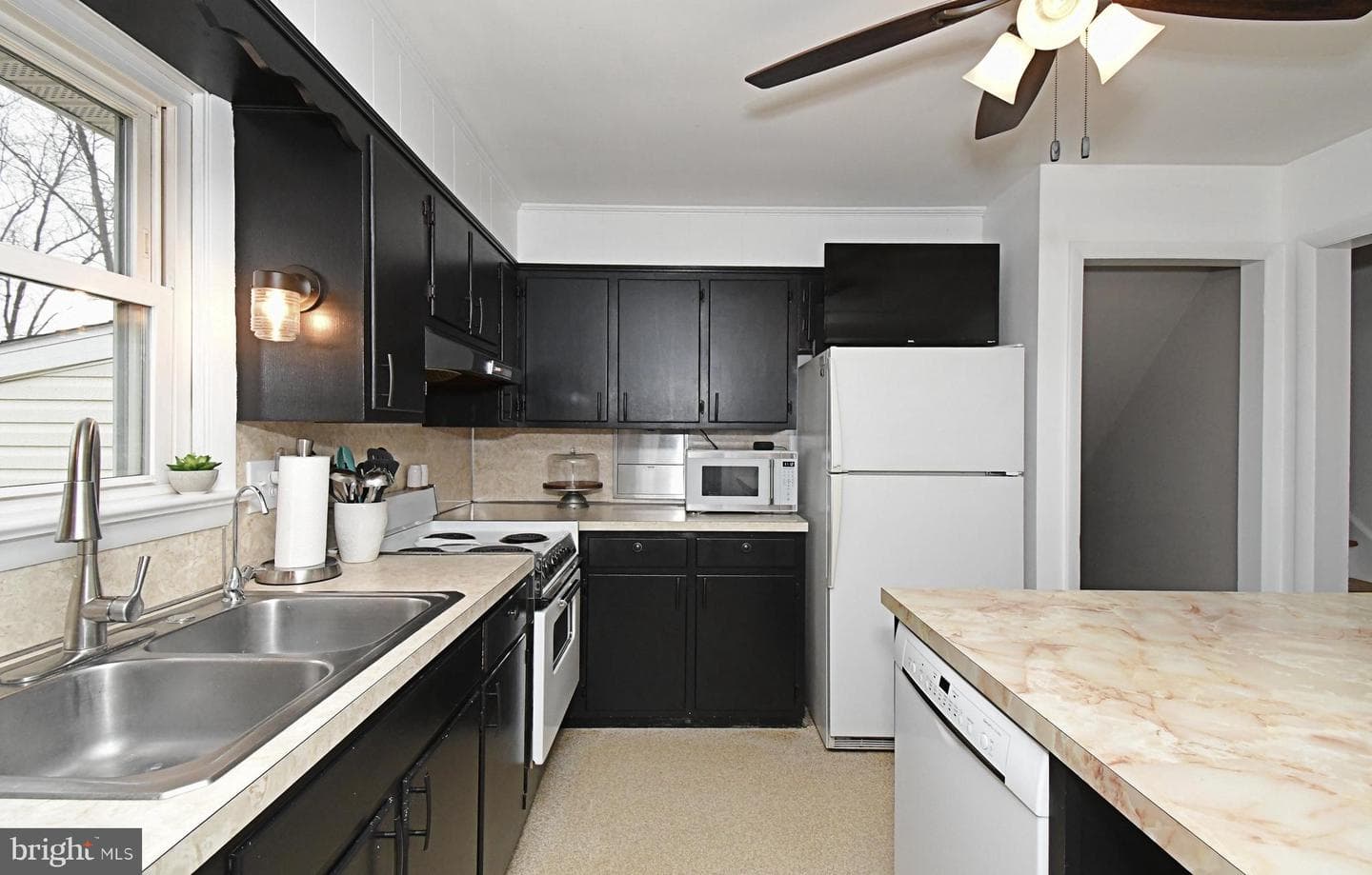 40 Diehl Drive photo 18