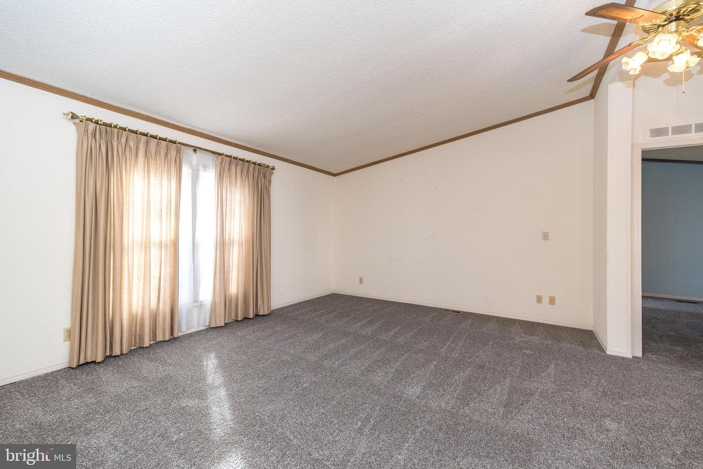 13 Asheton Lane photo 7