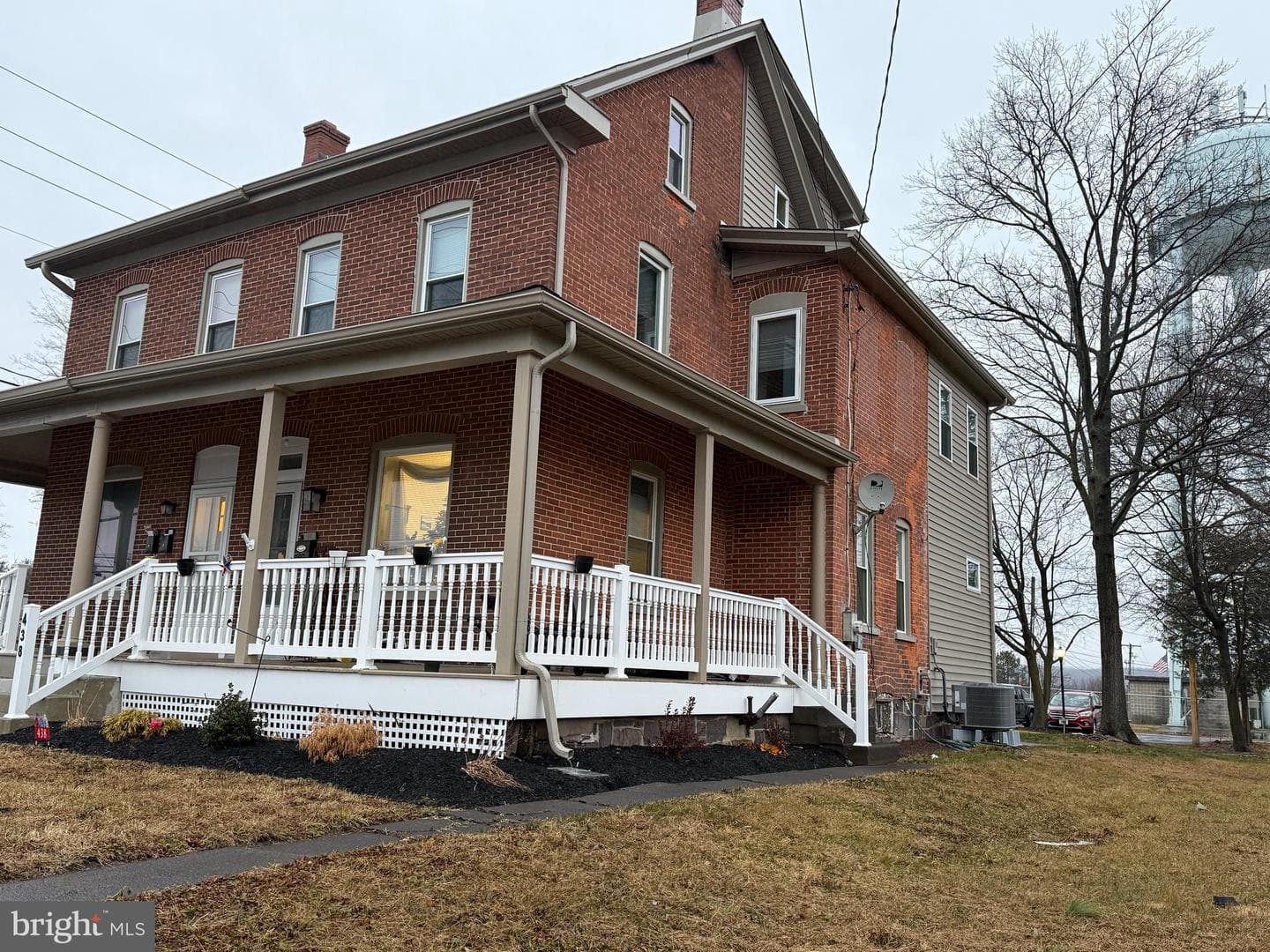 438 Main Street photo 2