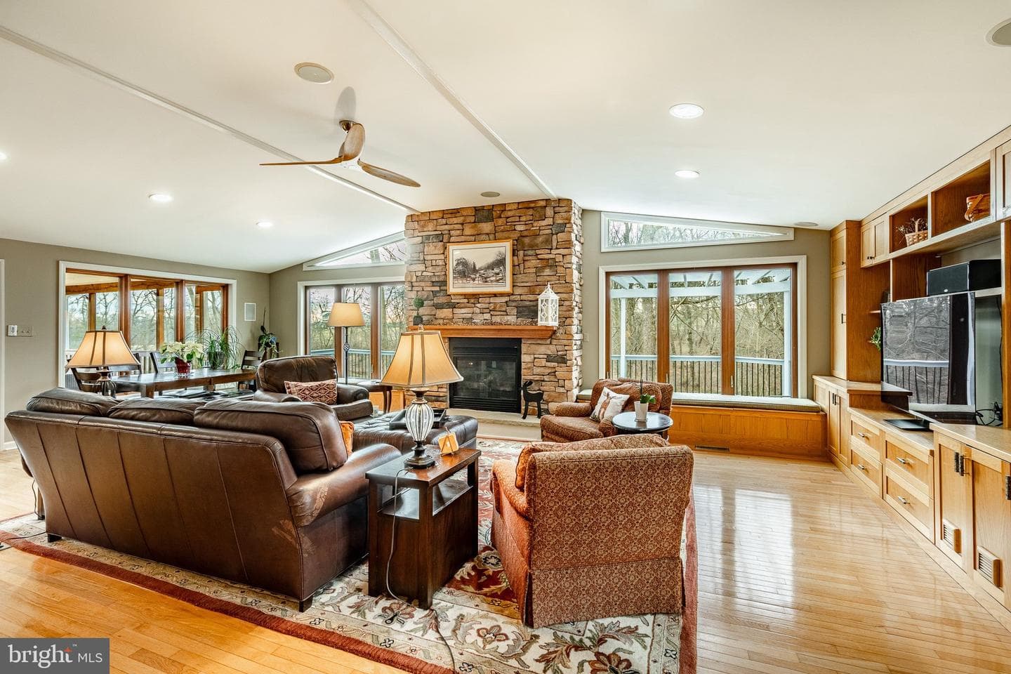 332 Nicholas Lane photo 20