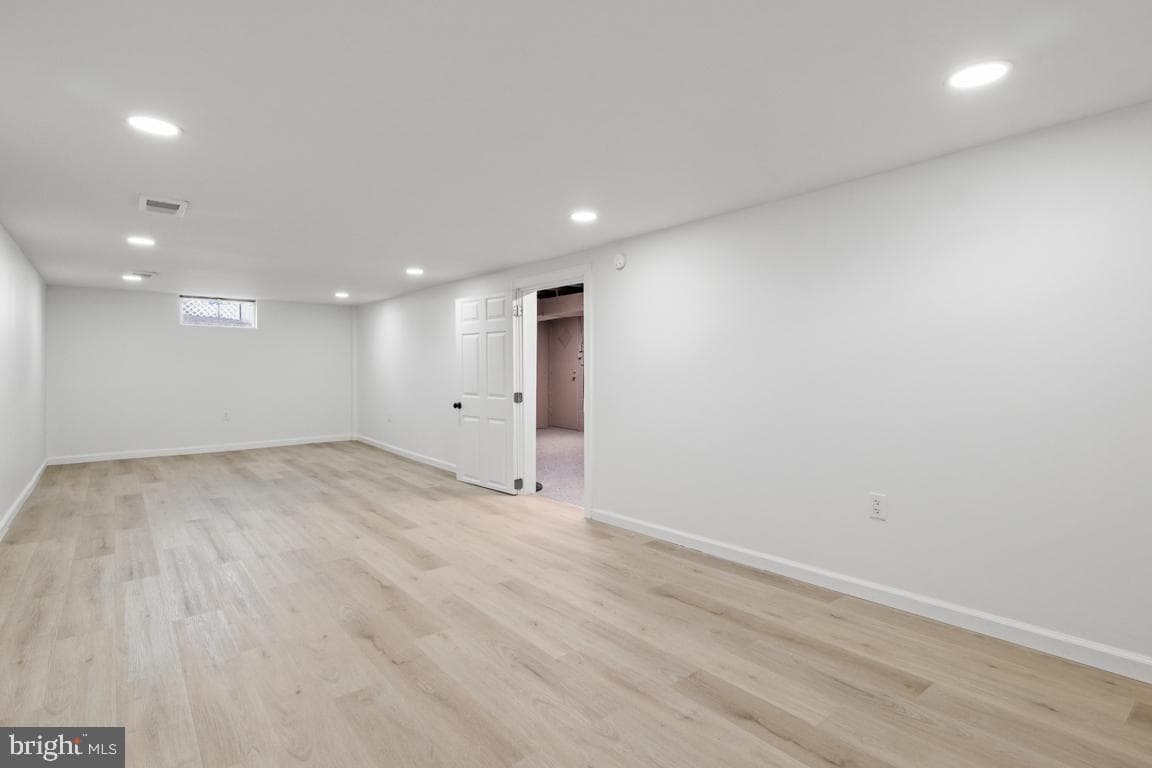 1196 N State Street photo 16