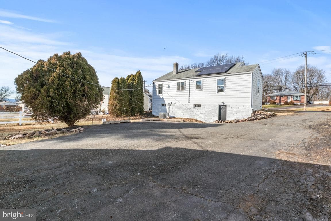 1196 N State Street photo 25