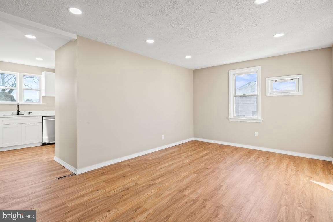 1196 N State Street photo 8