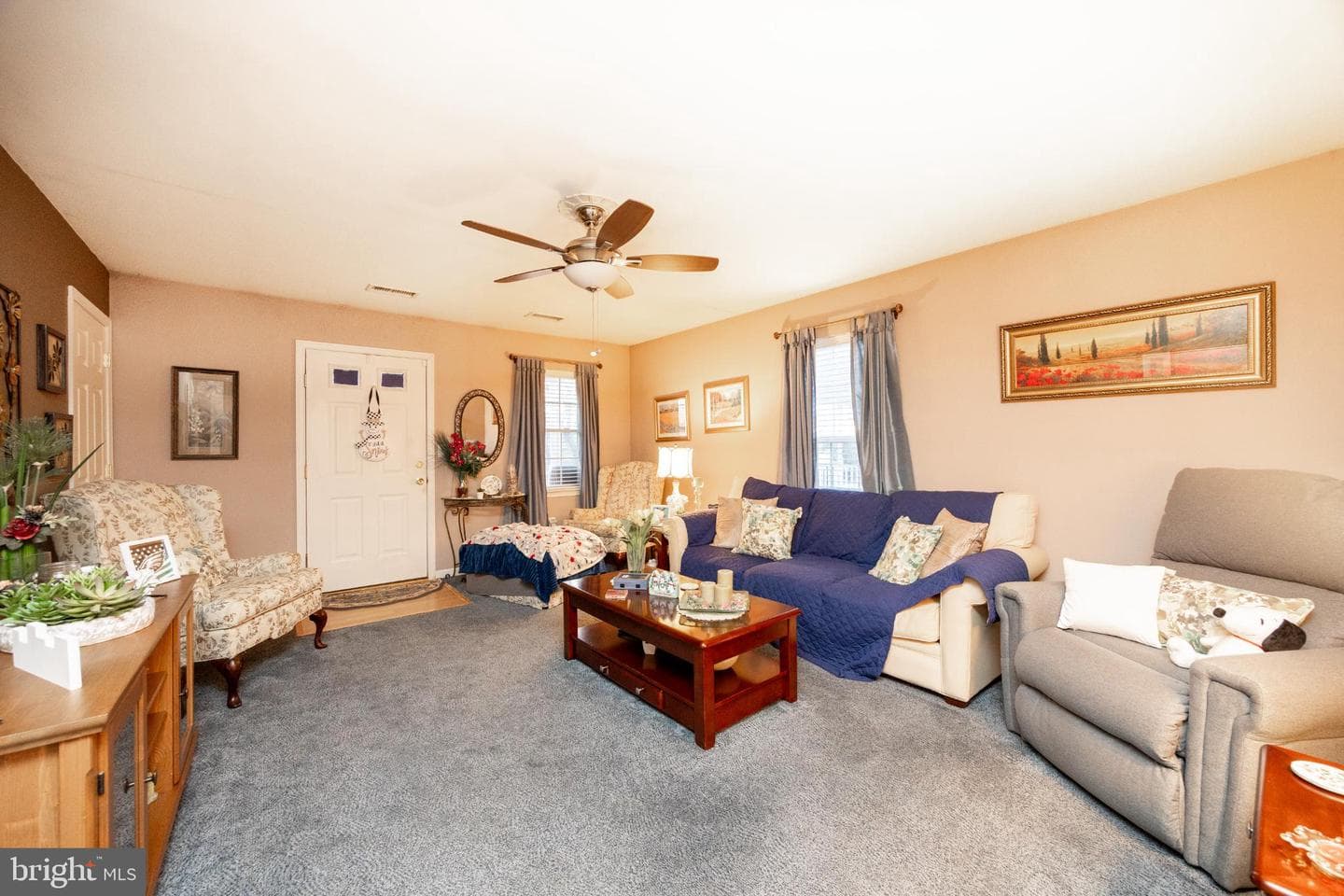 102 W Harmony Drive photo 10