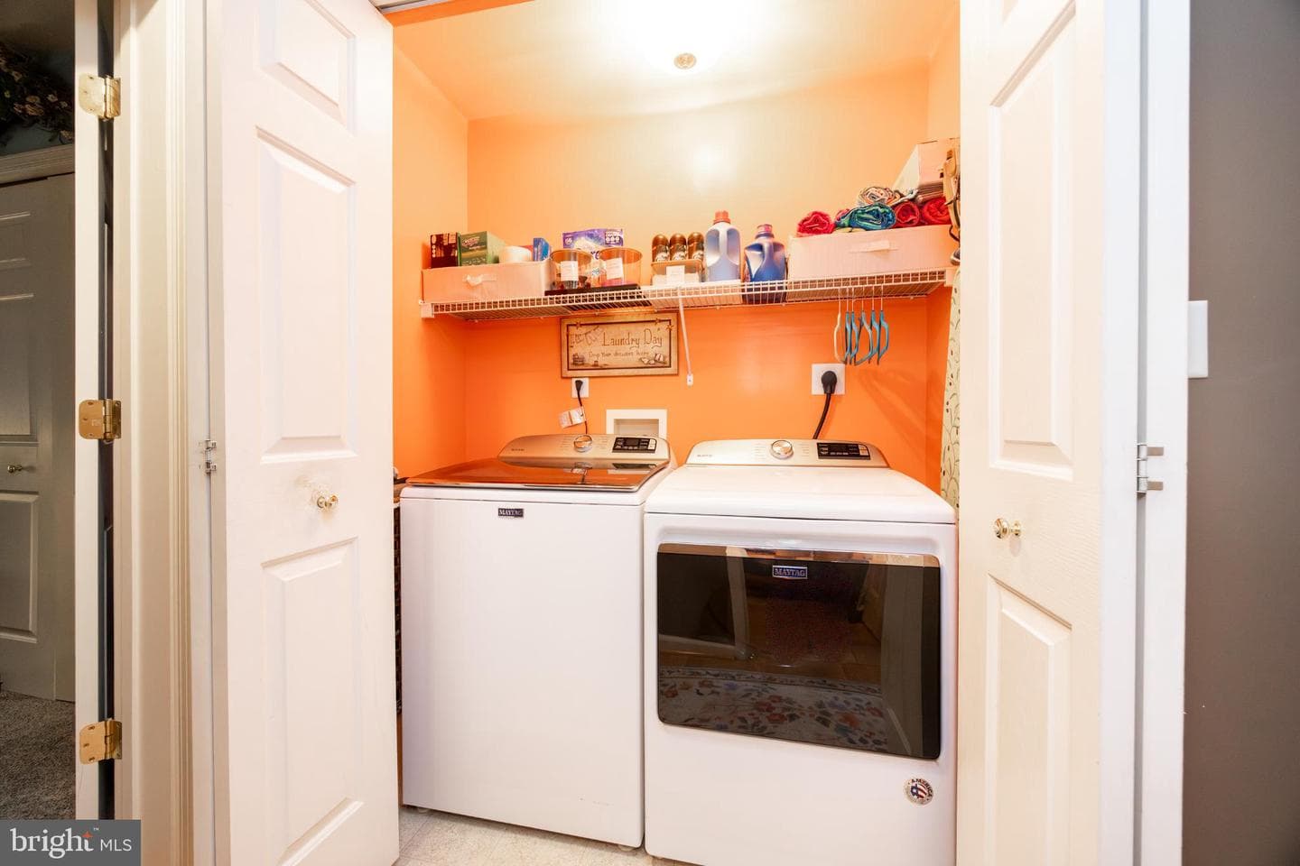 102 W Harmony Drive photo 16
