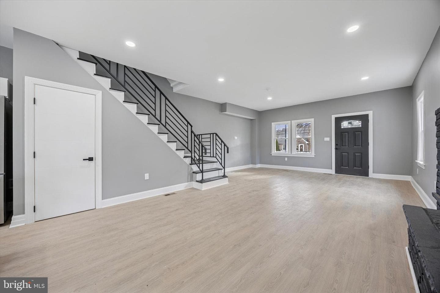 523 W Glenside Avenue photo 6