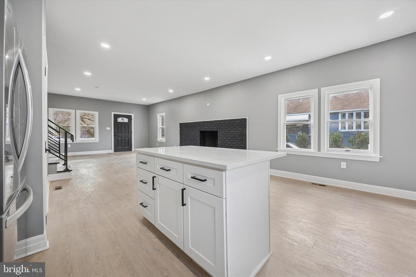 523 W Glenside Avenue photo 8