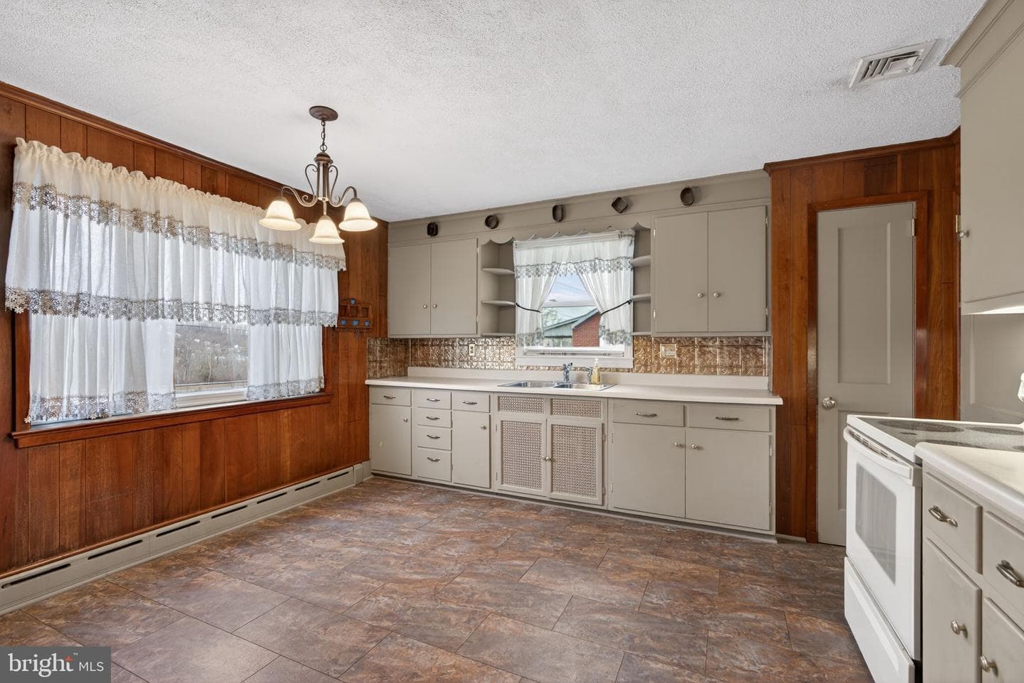 1361 N State Street photo 18