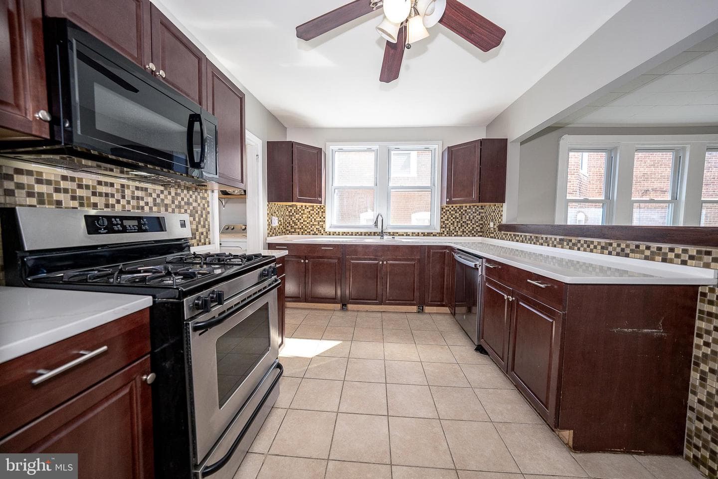 133 Jefferson Avenue photo 15