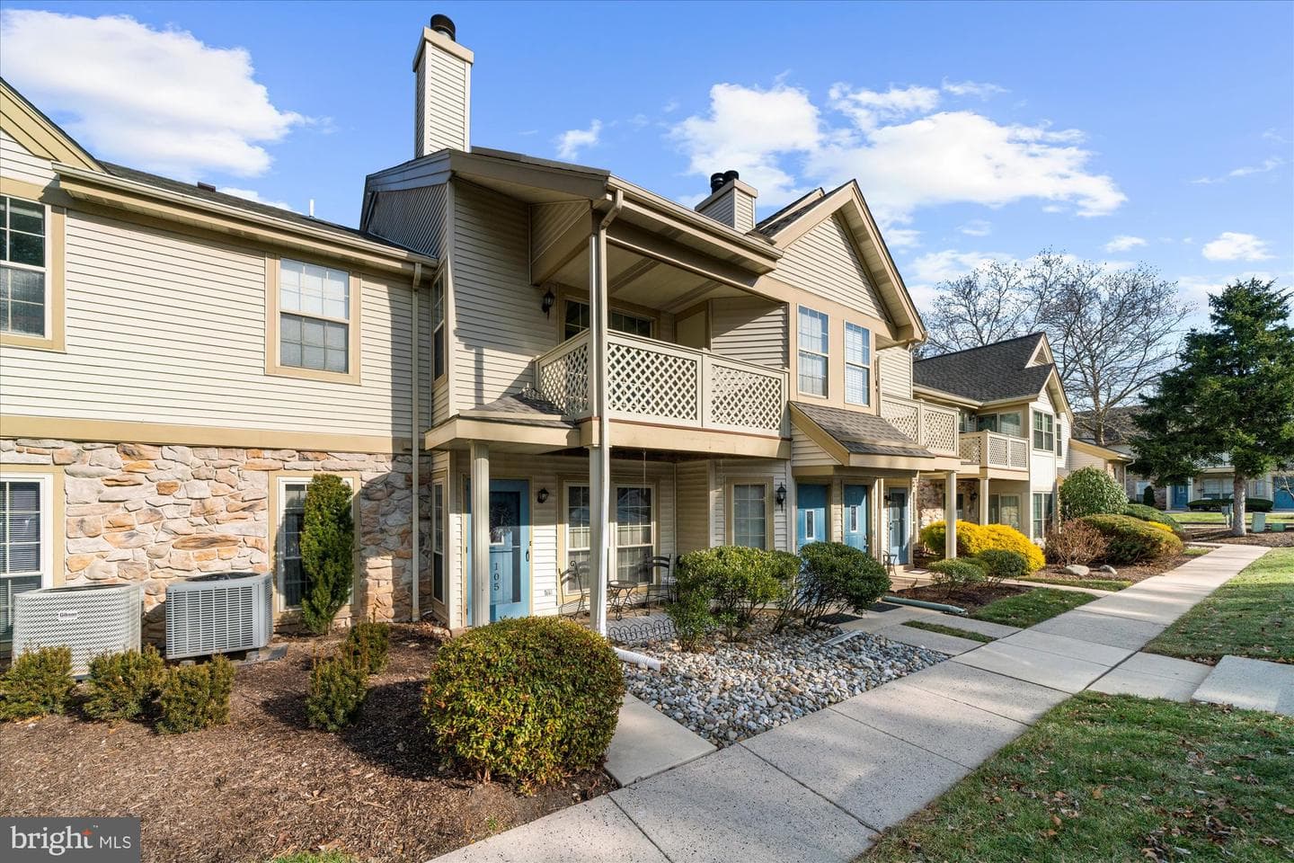 105 Foxmeadow Dr #condo 105 photo 2