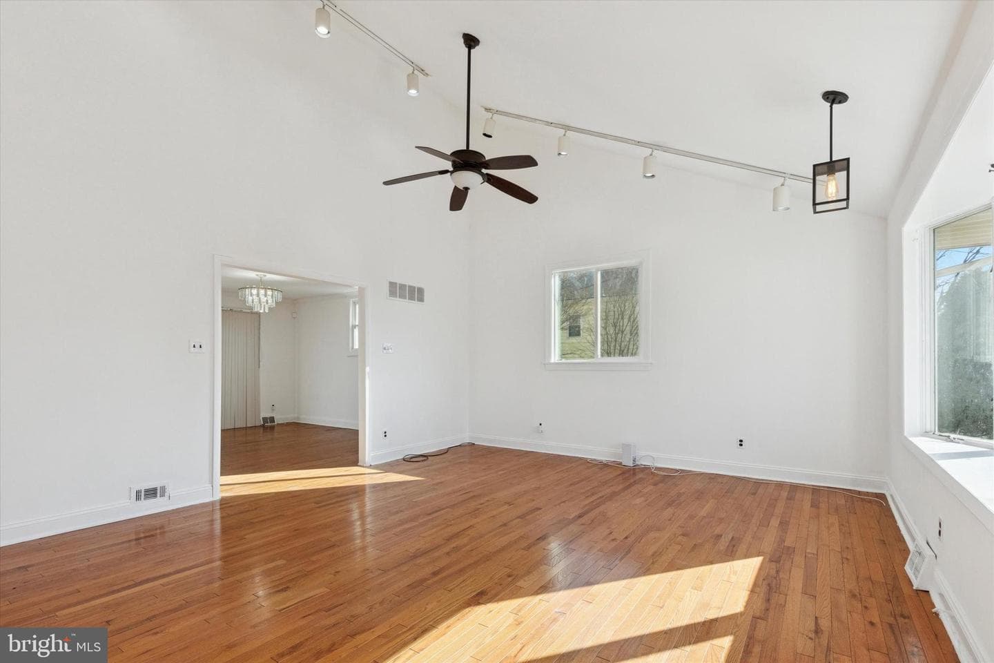 2643 Phipps Avenue photo 2