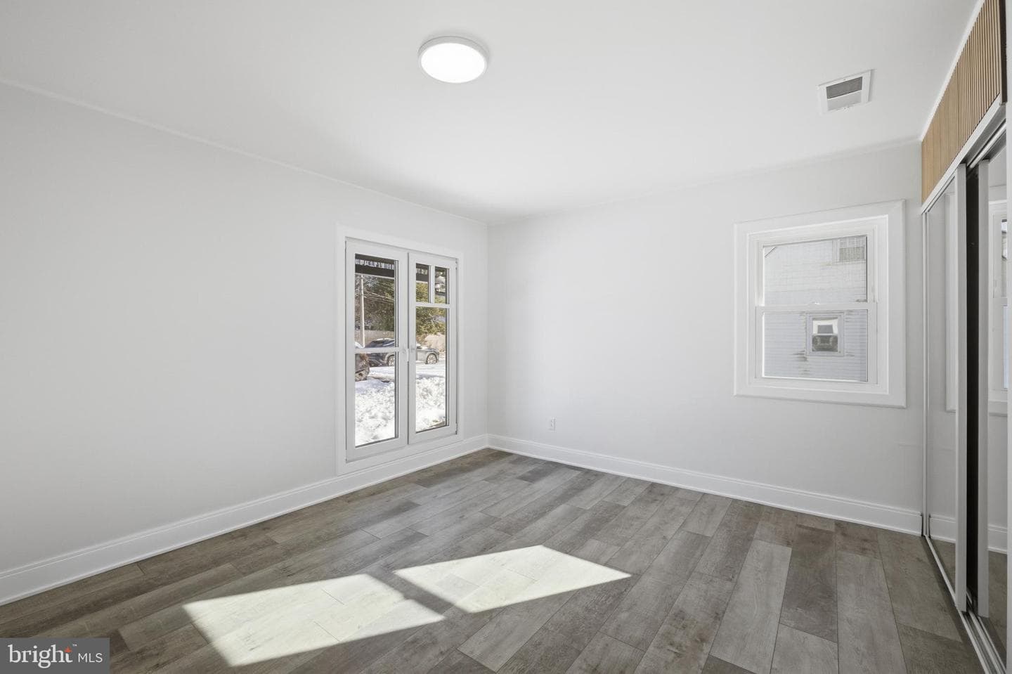8004 Gladstone Road photo 30