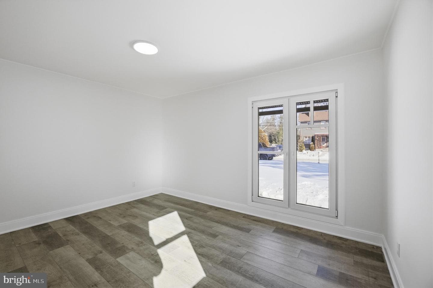 8004 Gladstone Road photo 31