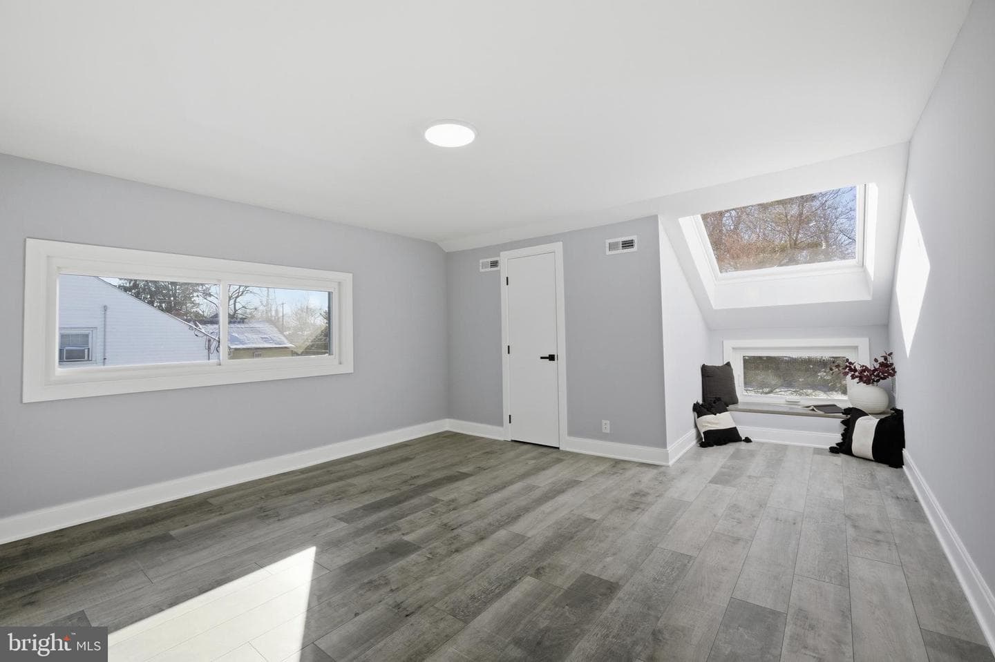 8004 Gladstone Road photo 36