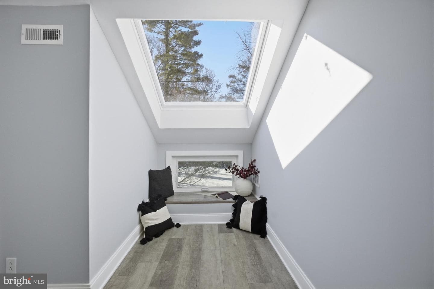 8004 Gladstone Road photo 38