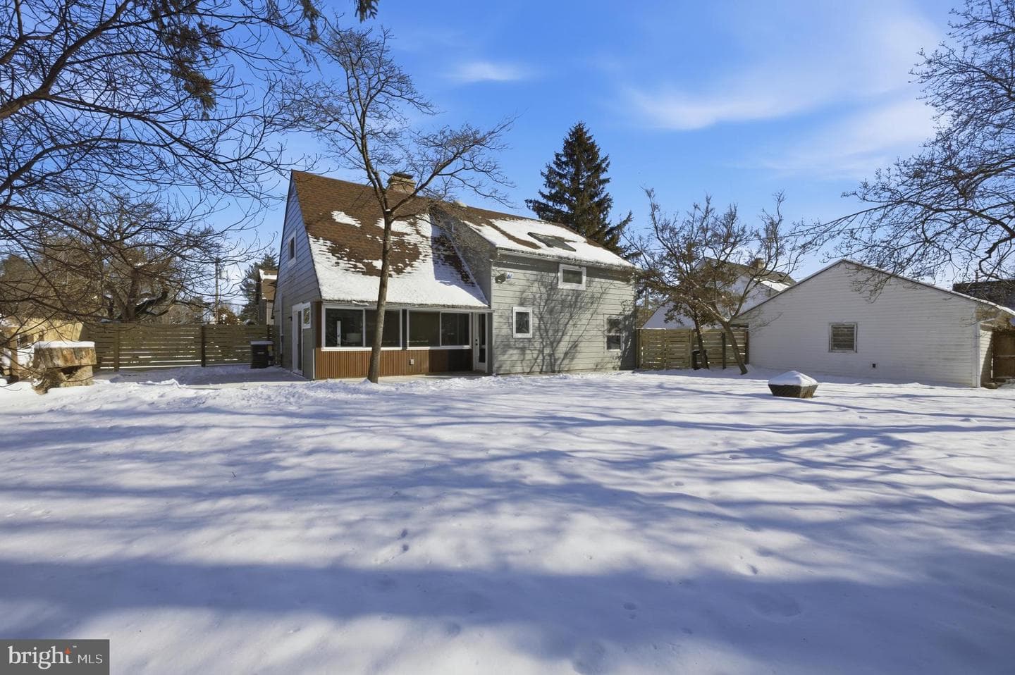 8004 Gladstone Road photo 50